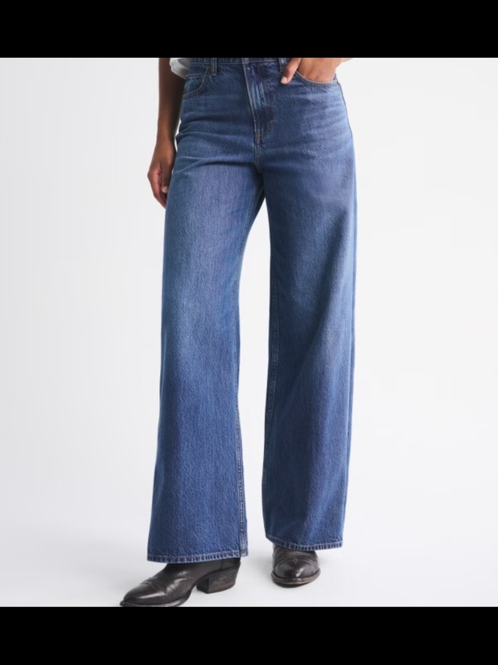 Abercrombie & Fitch, High Rise Wide Leg Curve Love - Size 27 New Never Worn.
